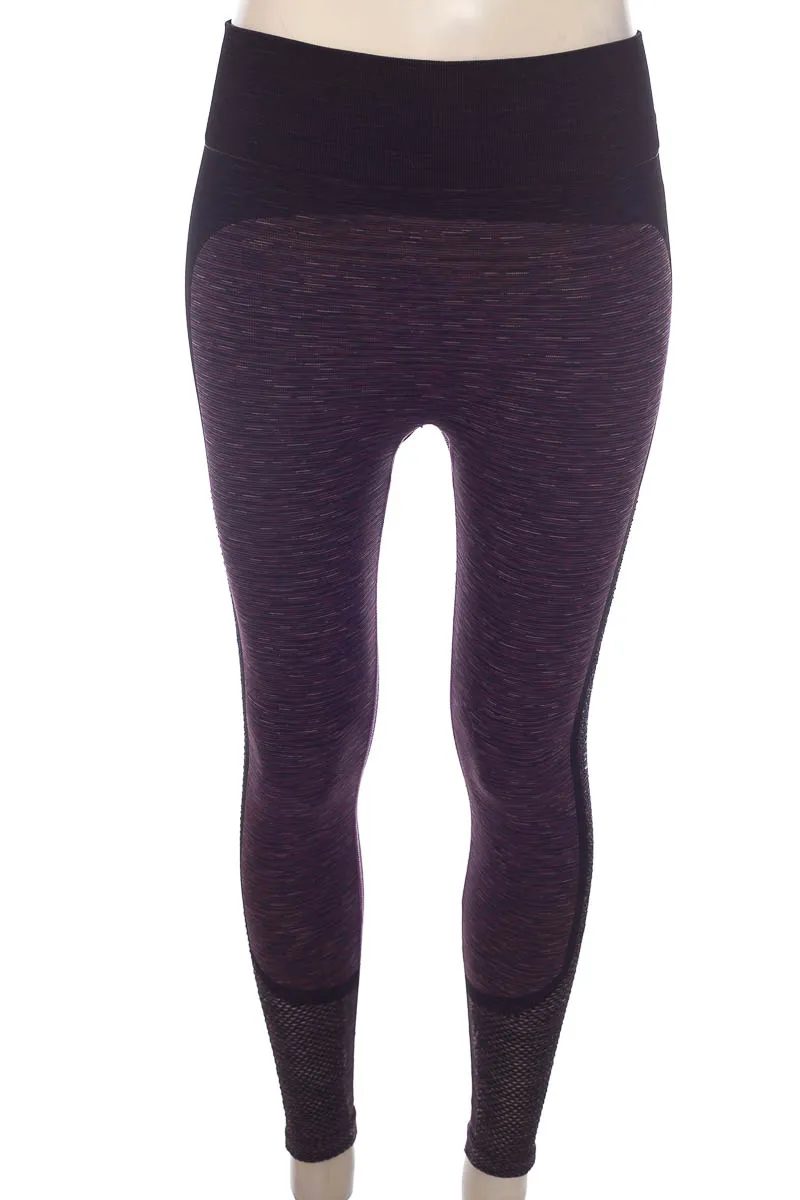 ROPA DEPORTIVA / SALIDA DE BAñO COLOR MORADO  GAP