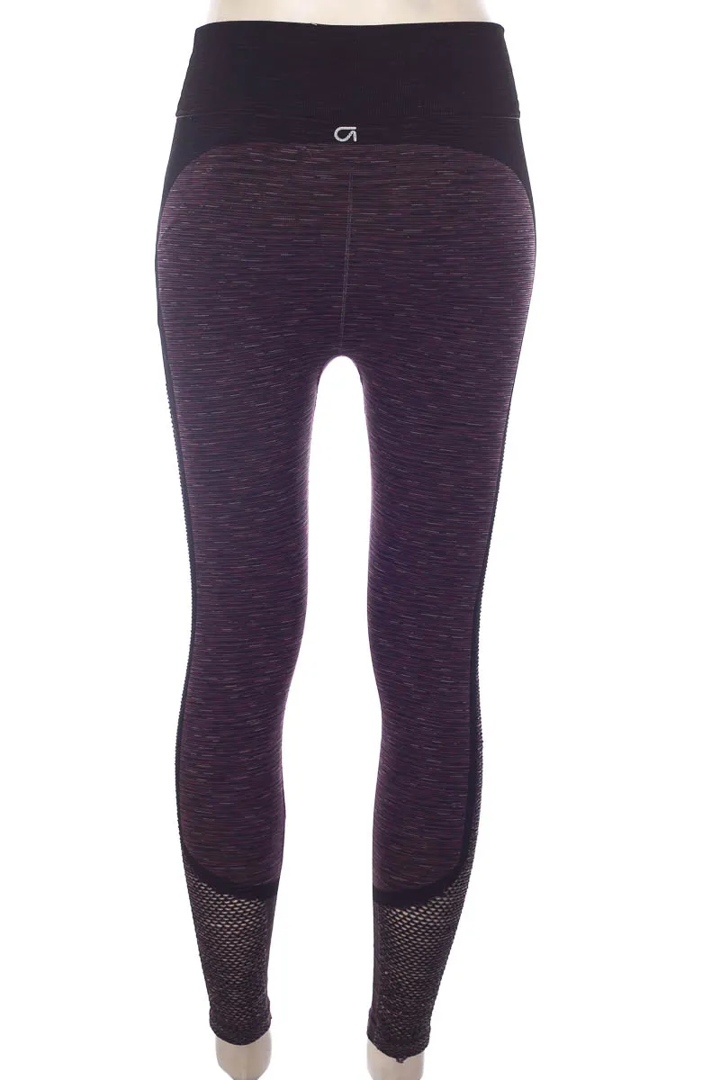 ROPA DEPORTIVA / SALIDA DE BAñO COLOR MORADO  GAP