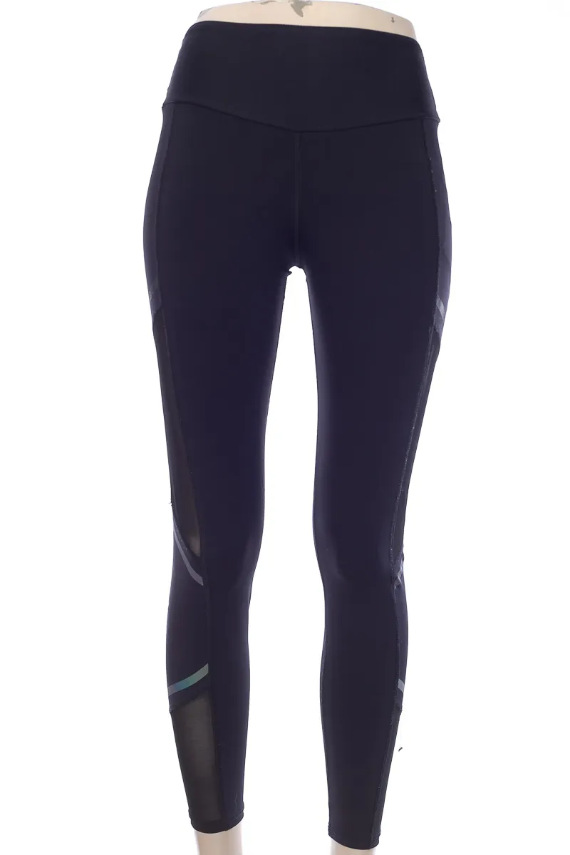 ROPA DEPORTIVA / SALIDA DE BAñO COLOR NEGRO  CHAMELA