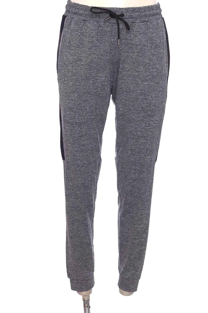ROPA DEPORTIVA / SALIDA DE BAñO COLOR NEGRO  FACOL