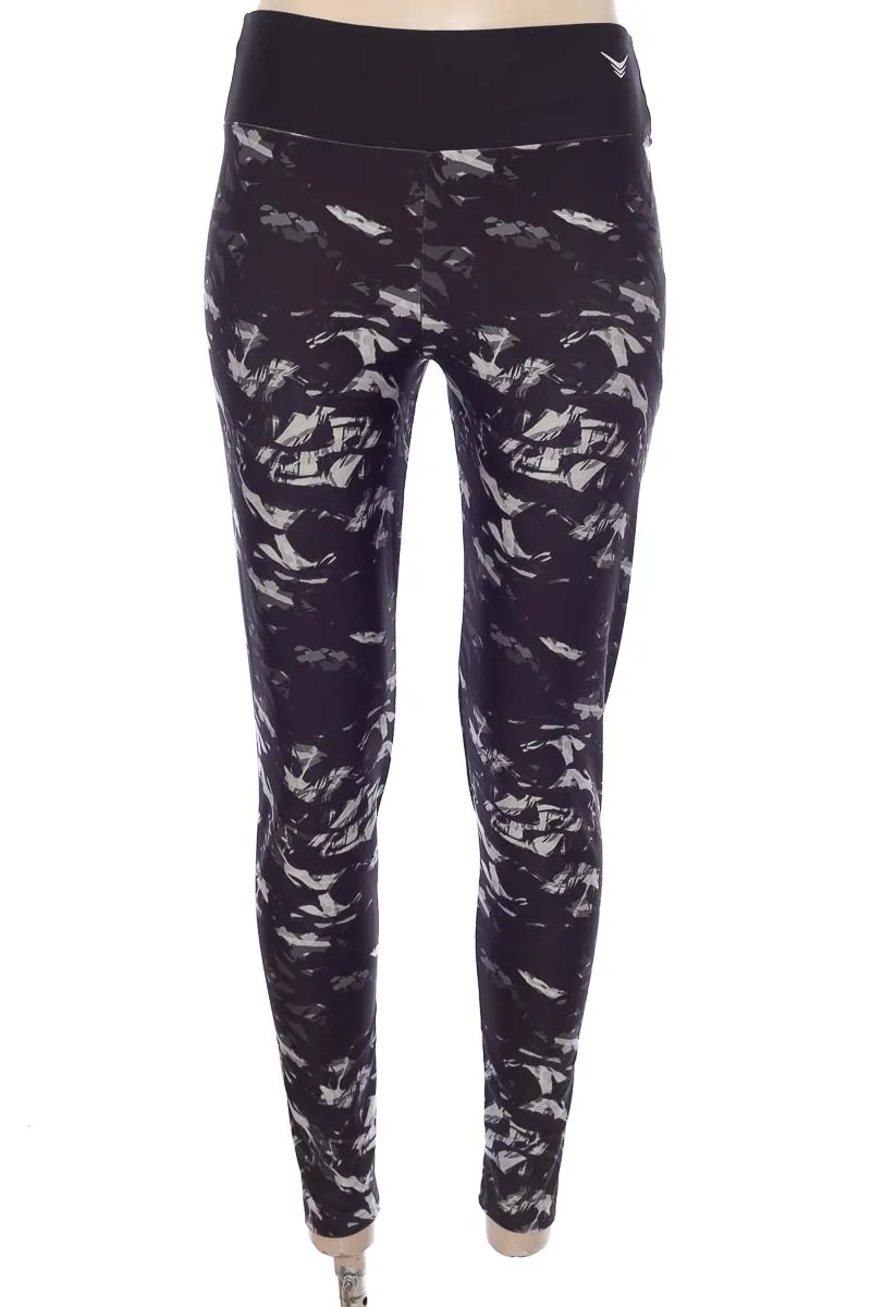 ROPA DEPORTIVA / SALIDA DE BAñO COLOR NEGRO  LEONISA