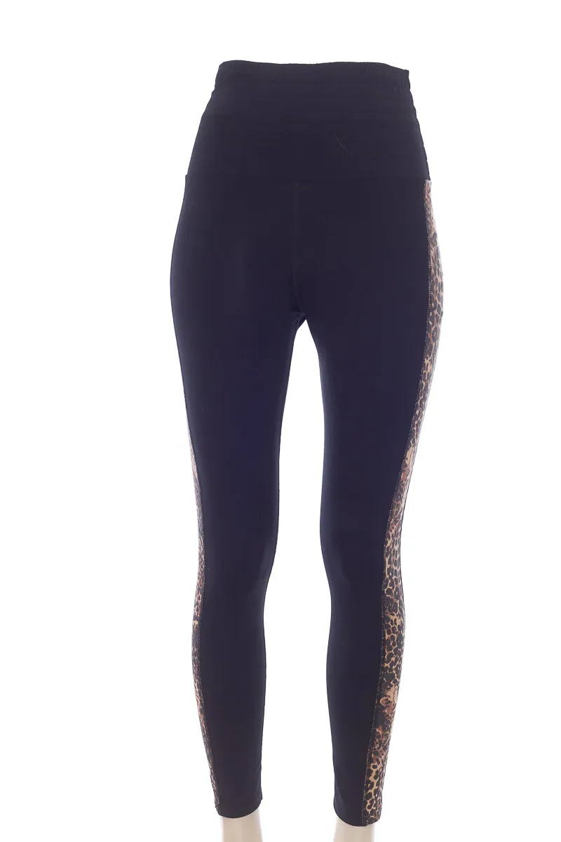 ROPA DEPORTIVA / SALIDA DE BAñO COLOR NEGRO  PUNTO