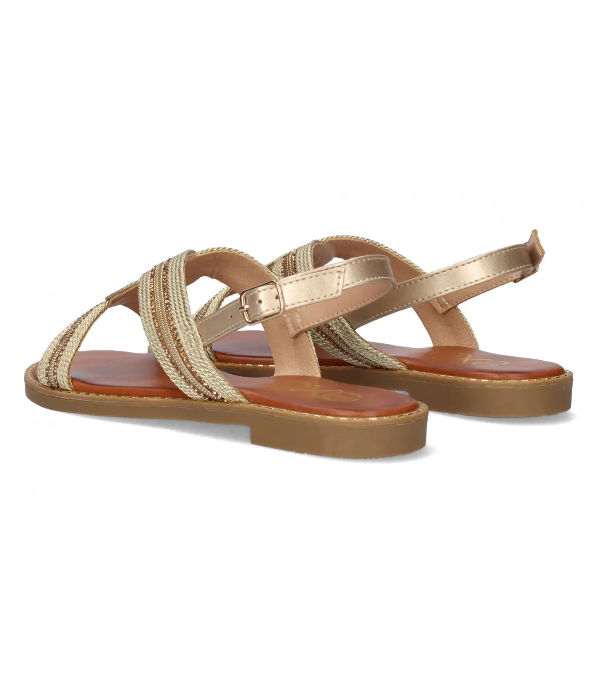Sandalia para mujer en color oro, con cierre de hebilla