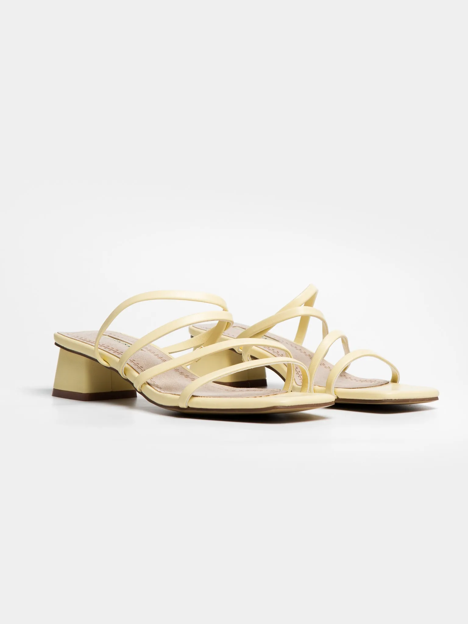 Sandalia Tacón Tiras Finas Amarillo