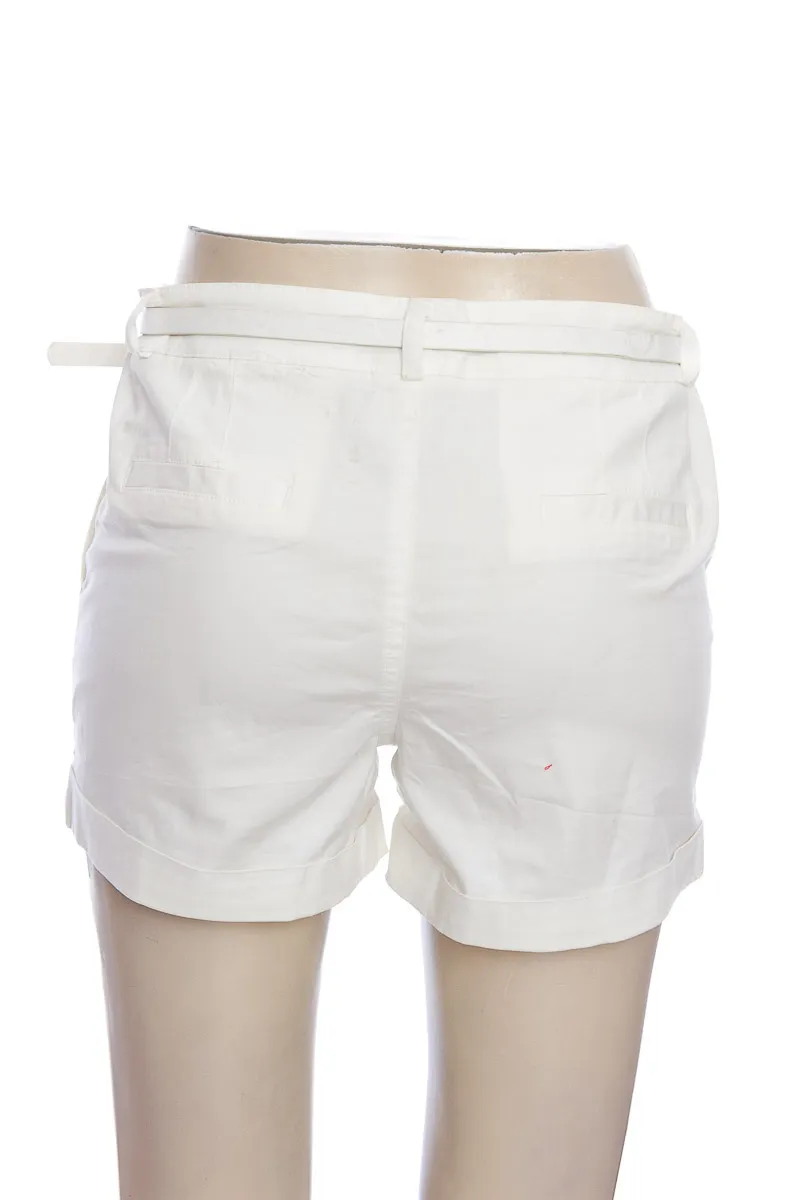 SHORT COLOR BLANCO  CLOSEANDO