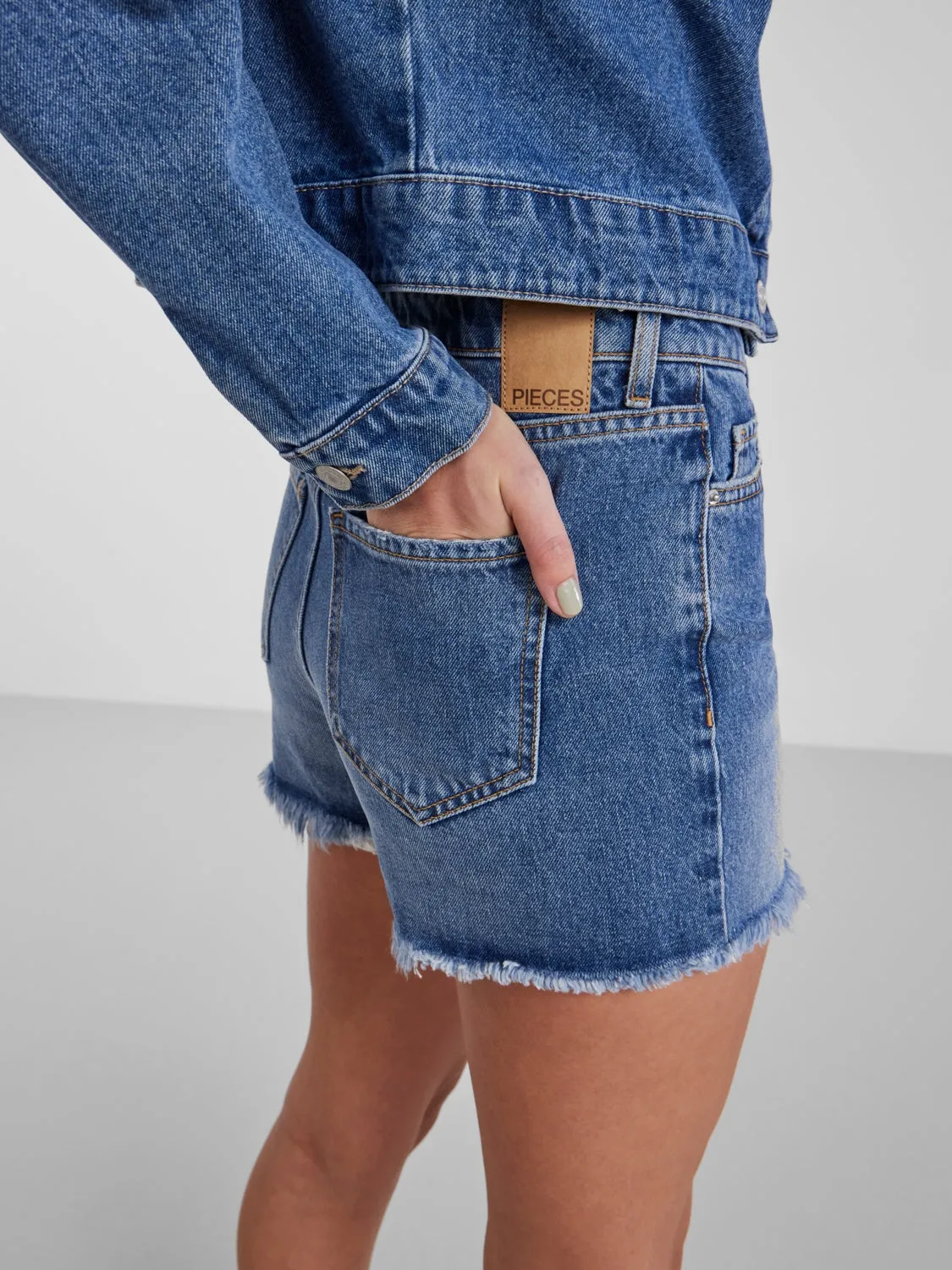 SHORT TULLA