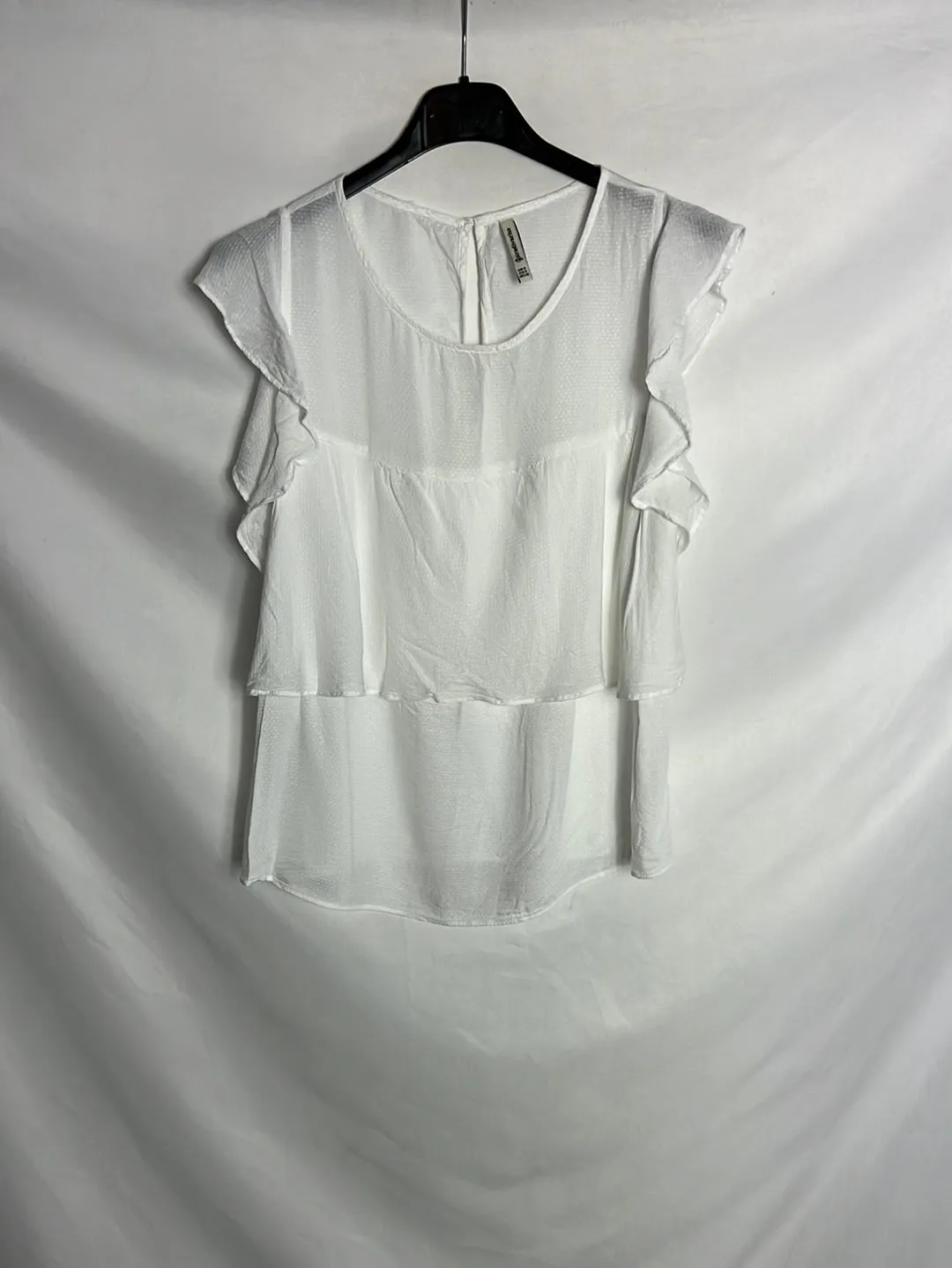 STRADIVARIUS . Top blanco textura volantes. TS