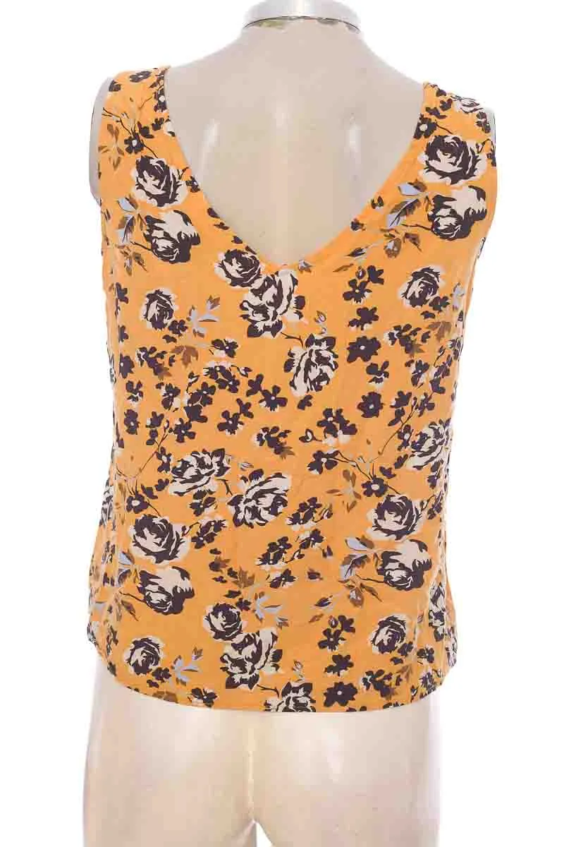 TOP / CAMISETA COLOR AMARILLO  NAF NAF