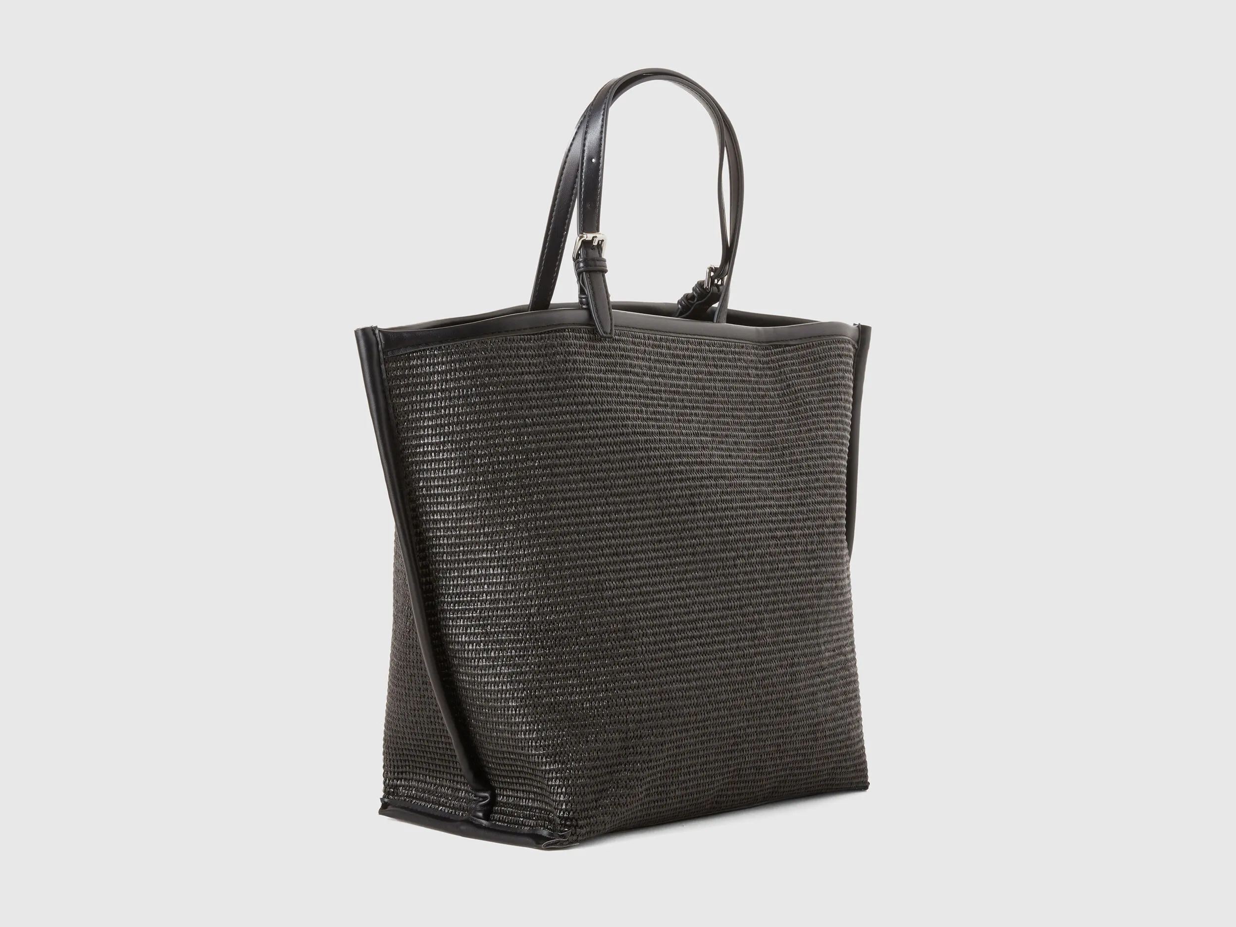 Tote bag negro con efecto rafia