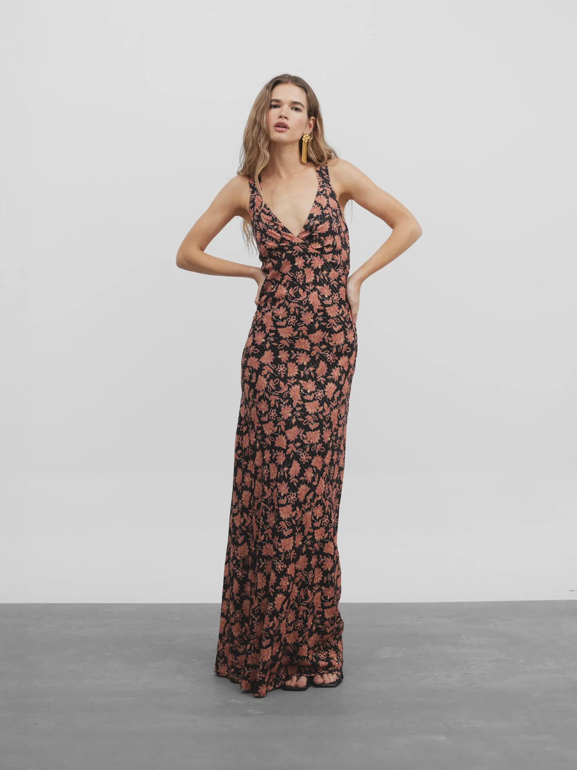 Vestido midi estampado flores negro