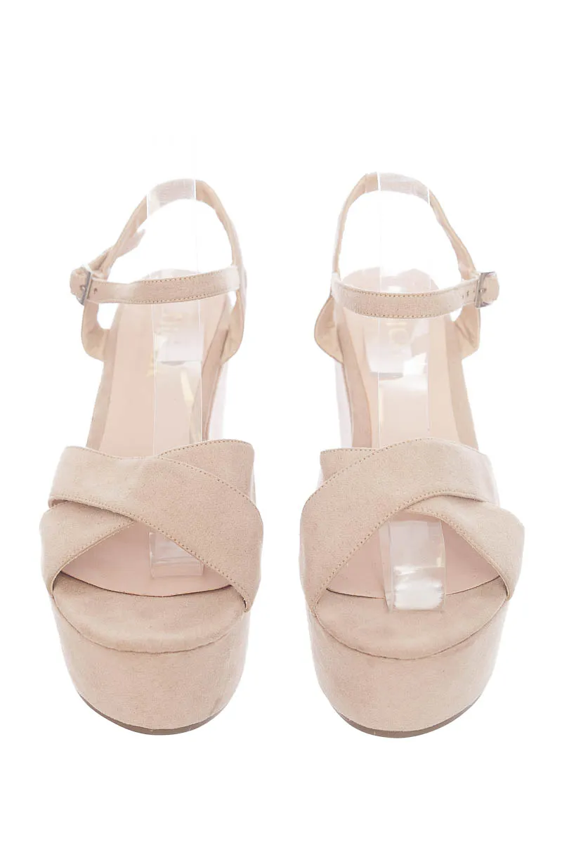 ZAPATOS COLOR BEIGE  DICAR